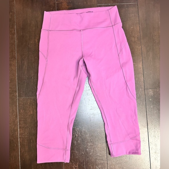 lululemon athletica Pants - Lululemon Mauve Cropped 18” Leggings Size 10